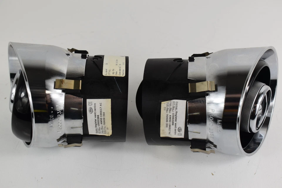 Jaguar XJ 2010-2015 salpicaduras de tablero central OEM Foto 3 de 4