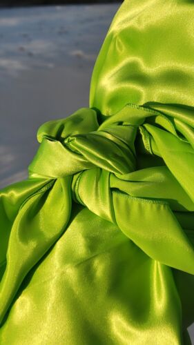 wild rag cowboy scarf 44 1/2" X 44 1/2" Silk Blend Western LIME GREEN - Afbeelding 1 van 2