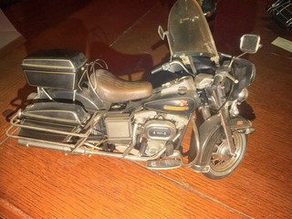 Franklin Mint 1:10 1976 Harley Davidson FLH Electra Glide