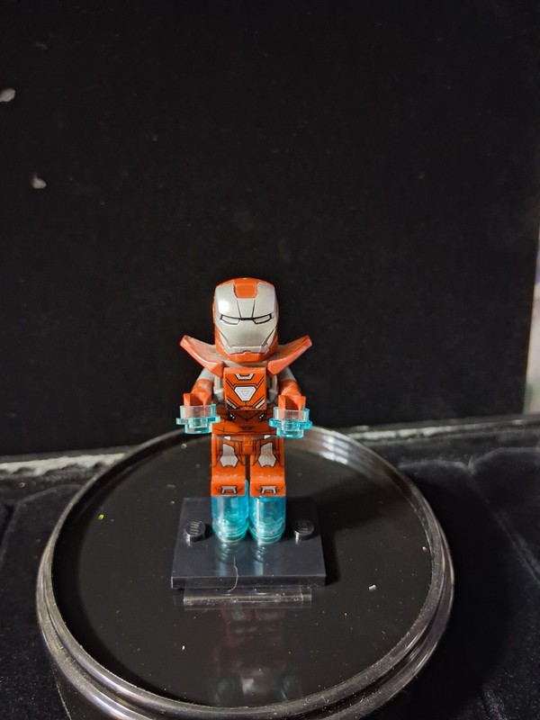 Lego Ironman Minifigure ( Tony Stark Face ) Opening Facemask
