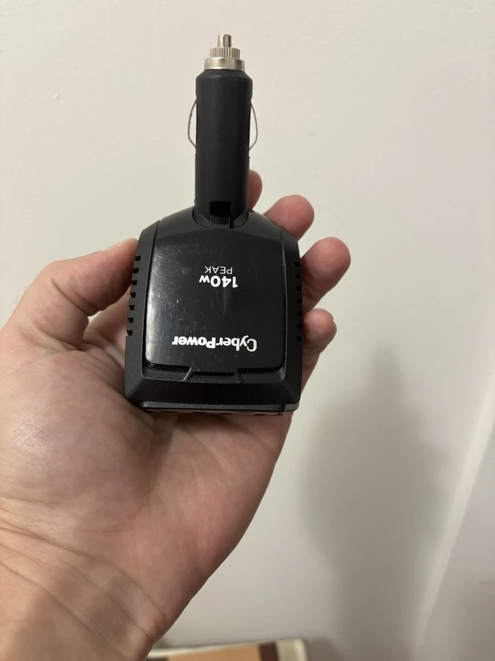 Cyber Power 140W INVERSOR DE POTENCIA | 12V DC a 120V AC TOMA 15W USB-C 2.4A USB-A Foto 2 de 4