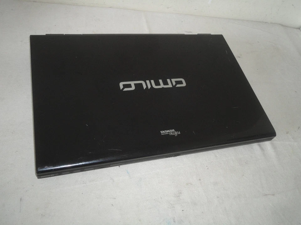 Fujitsu Amilo Li3910 18.4"  Windows 7  Laptop  1Tb HDD 4Gb Webcam Wifi Office - Image 3 of 4