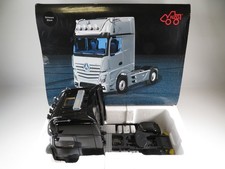 1:18 NZG 992 Mercedes Benz Actros Gigaspace 4x2 Zugmschine schwarz 