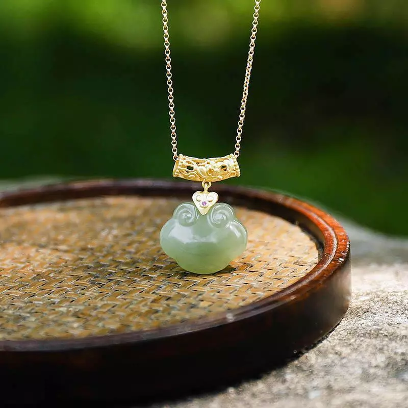 Jade ruyi hotsell pendant