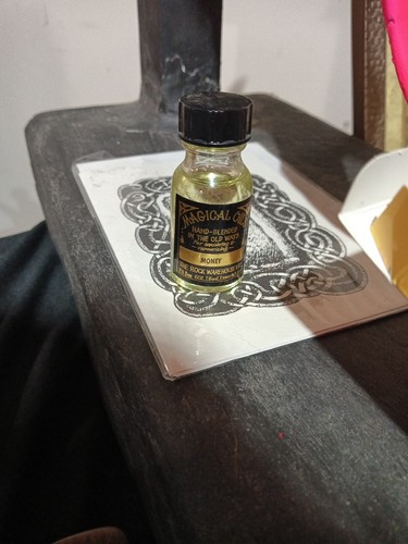 Magical Money Talisman And Candle Annointing Oil - Picture 3 of 5