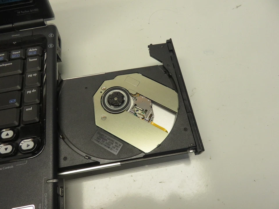 HP Pavillion DV1000 DV1130us Intel Celeron M 1,4 GHz 224 MB SIN DISCO DURO sin batería Foto 4 de 4