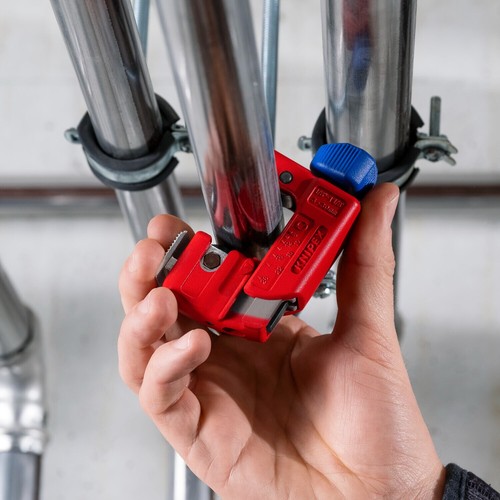 Knipex 90 31 01 SBA 3 TubiX® S Pipe Cutter, 3" - Picture 12 of 13