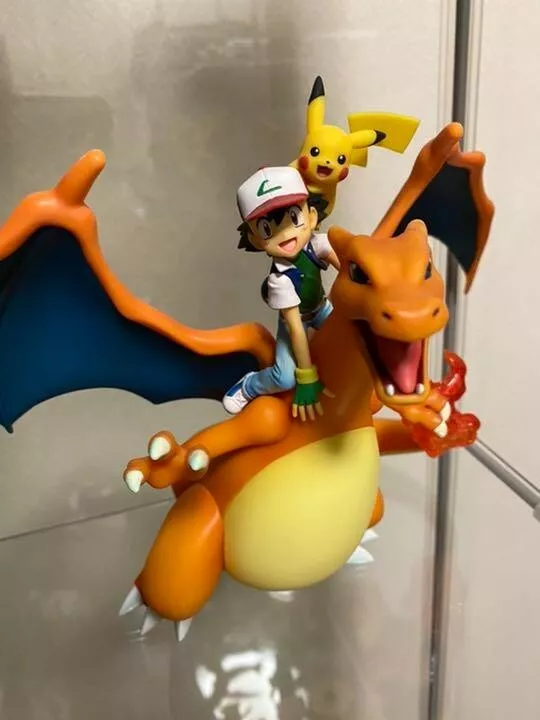 Action Figure Ash Ketchum, Charizard e Pikachu