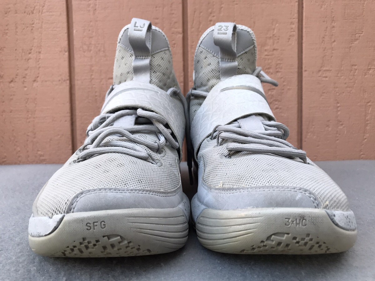 Nike Lebron XIV 14 Men US 13 Silver White Reflective Grey  display picture 3