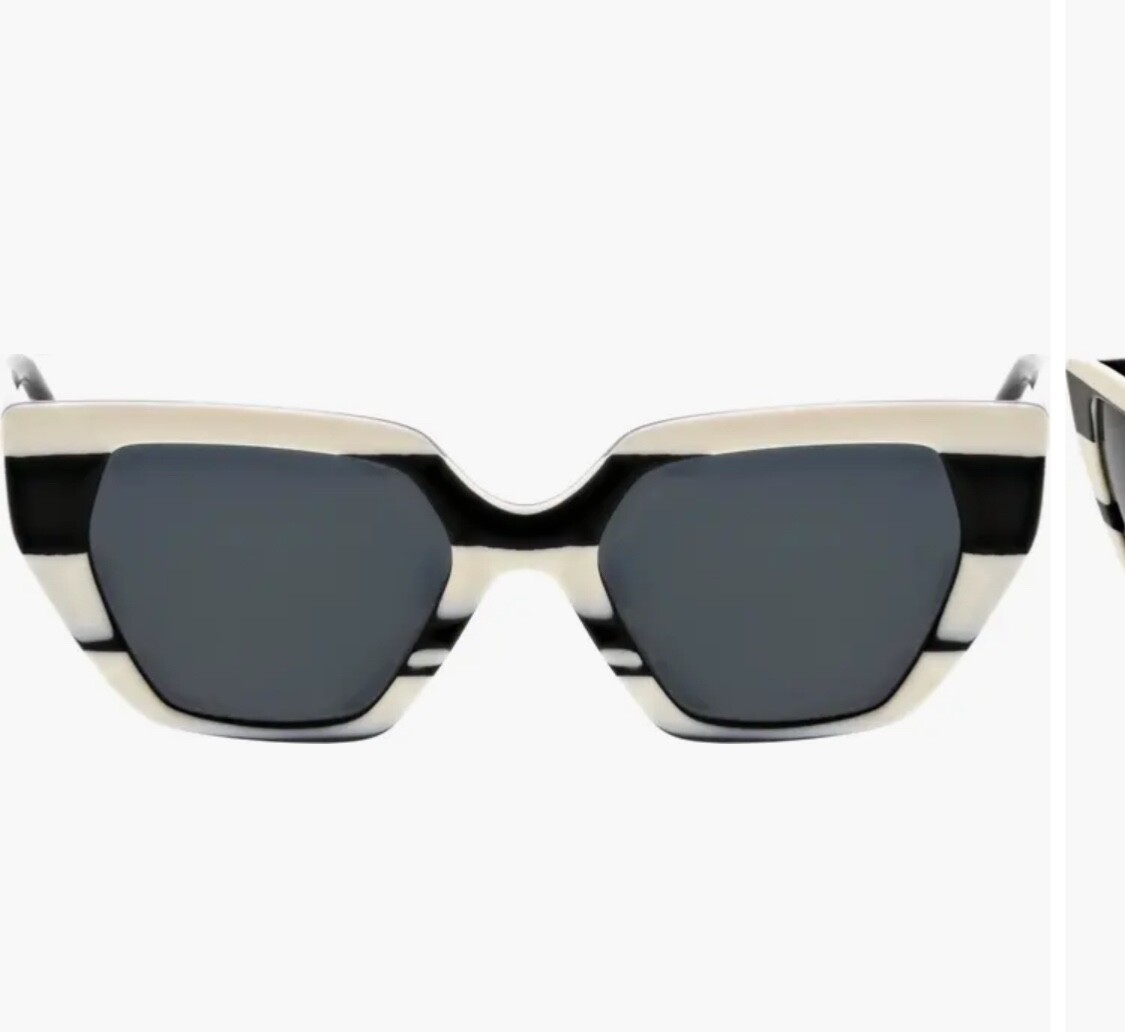 Oscar De La Renta Cat Eye Sunglasses O by Oscar de la Renta Sunglasses 215 Tortoise Brown Cat Eye  main image 4