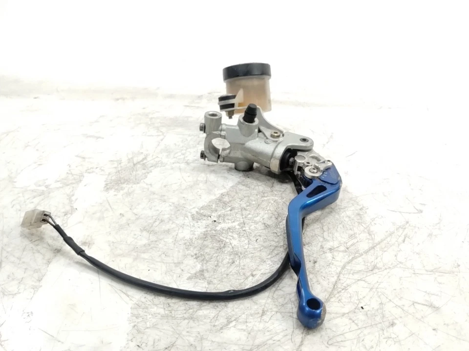 KTM Super Duke 990 2008 cilindro maestro de freno delantero Foto 3 de 4