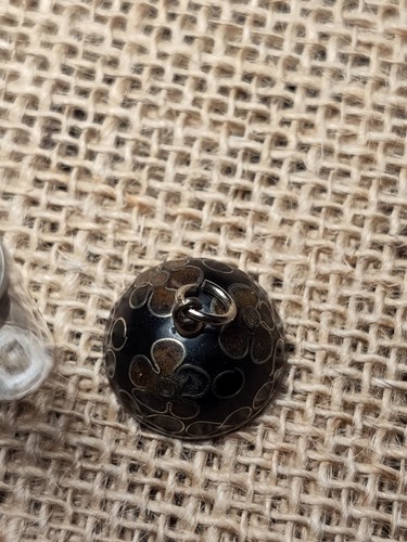 Ciondolo medaglione smalto cloisonne vintage ricordo portapillole profumo fiuto floreale - Foto 6 di 10