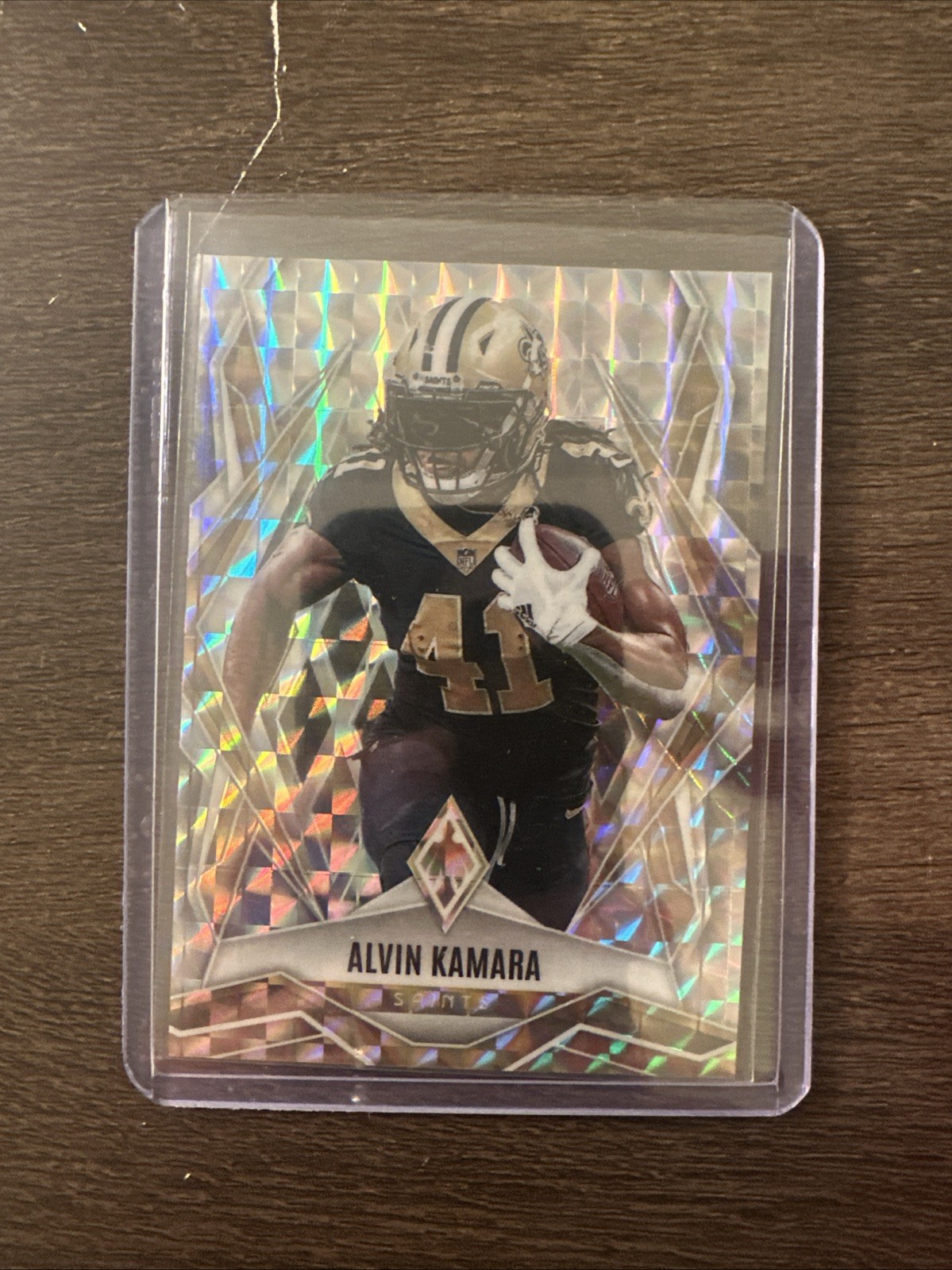 2025 Panini Phoenix #22 Alvin Kamara Silver Pyramids Prizm