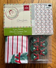 NIP Winter Wonder Lane Santa's Workshop 13 pc Dog Fabric Shower Curtain Set 