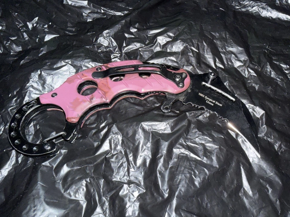 Cuchillo plegable táctico Wartech Karambit con clip Foto 3 de 3