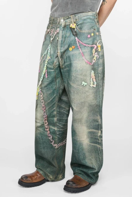 Vaqueros holgados con estampado de llavero trompe l'oeil inspirados en Acne Studios lindos acento rosa Foto 3 de 4