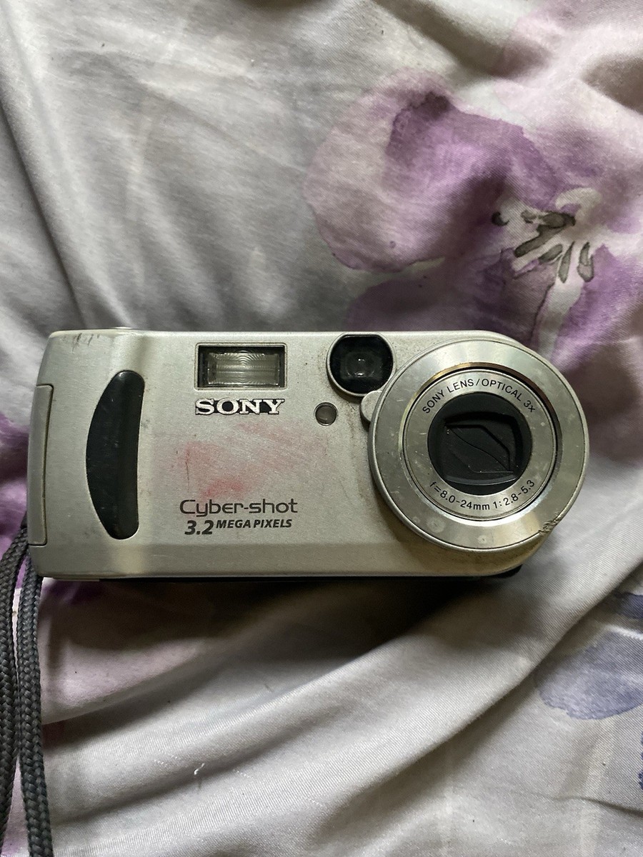 Sony Cyber-shot MP Compact Digital Camera 2000 FOR PARTS digicam