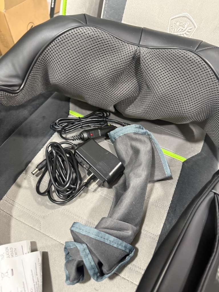 Snailax SL-632 Neck and Shoulder Shiatsu Massager with Heat - Christmas gift