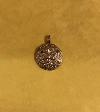 14k Yellow Gold Hammered SAND DOLLAR Pendant ~ Beautiful!