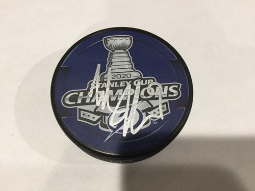 Tyler Johnson Signed 2020 Tampa Bay Lightning Stanley Cup Puck PSA DNA COA a - Picture 3 of 3