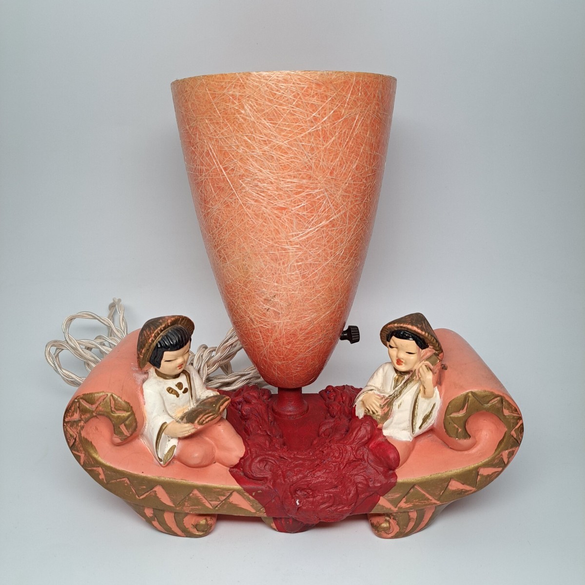 Vintage MCM Fiberglass Asian Chinese Style TV Lamp 1950's Metro