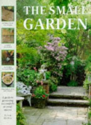 Small Garden By Peter McHoy. 9780754801191
