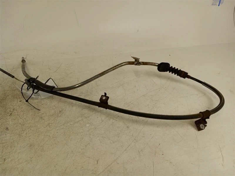 Cable de freno de estacionamiento izquierdo Nissan Sentra 2010 Foto 3 de 3
