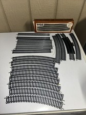 Vintage Tyco Exclusive Tru-Steel 17 Tracks-6 Straight 11 Curved 1 Base With Box
