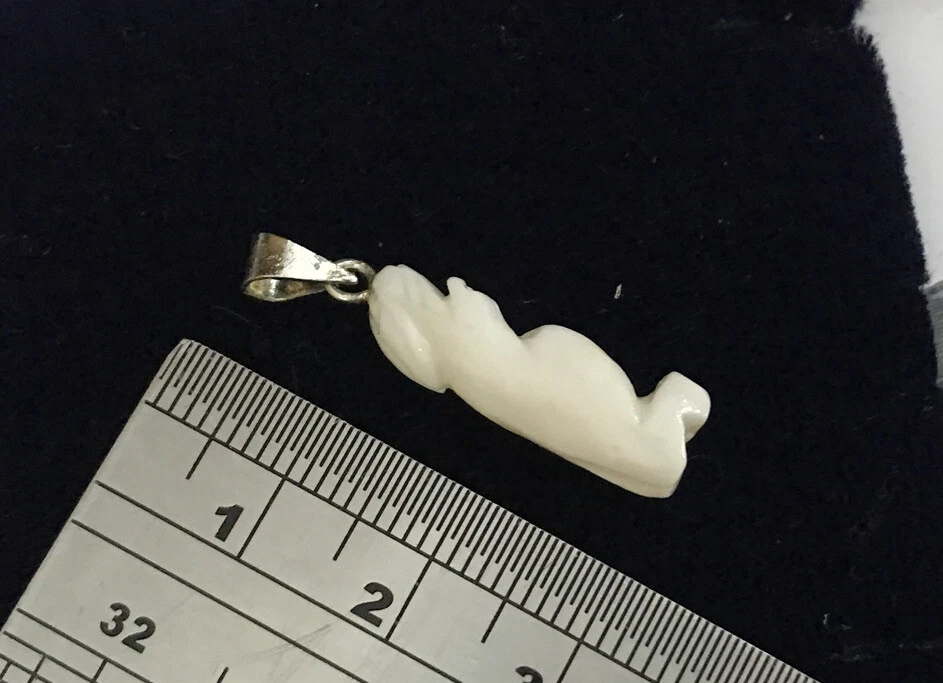Vtg Sterling Silver 925 NATURAL WHITE CORAL CARVED Bunny Rabbit Pendant Charm A - Image 4 of 4