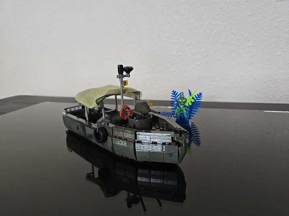 Juego de construcción Call of Duty Mega Bloks River Boat Raid. Foto 2 de 4