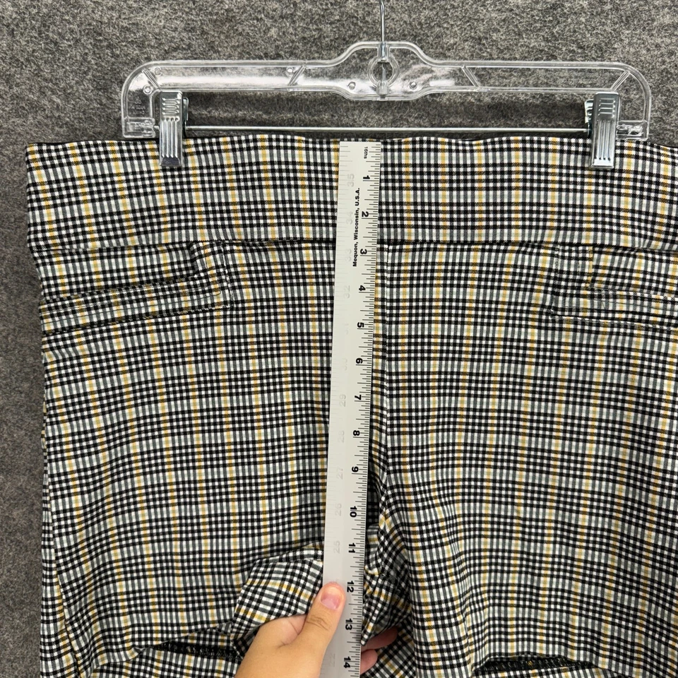 Maurices Shorts Women 2XL Black Plaid Pull On High Rise Chino Rayon Pockets - Image 4 of 4