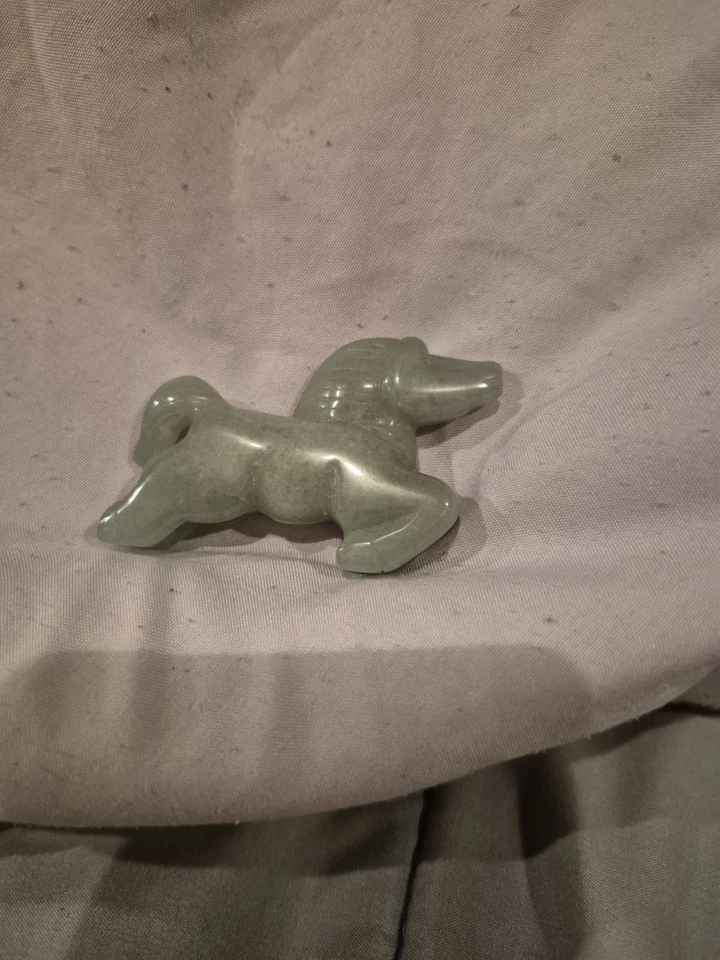 Pisapapeles figura de piedra de caballo de jade tallada a mano Foto 2 de 4