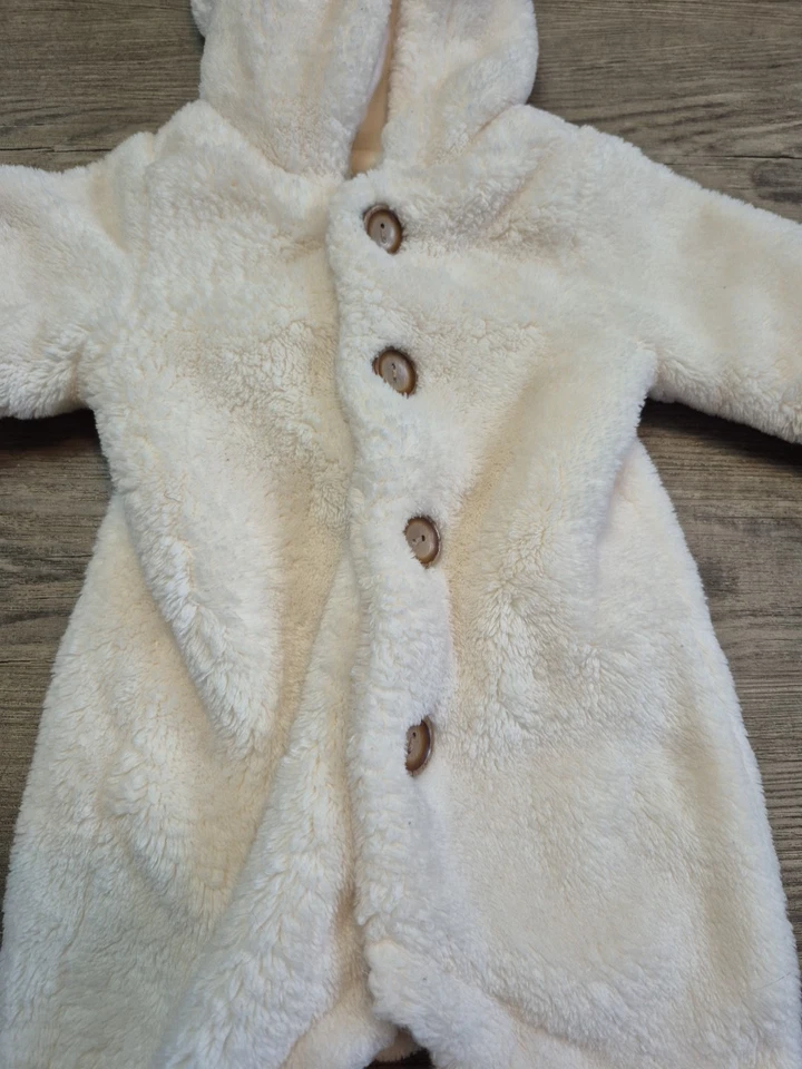 Mono Baby Gap 0-3 Meses Crema Marfil Capucha Abotonada Sherpa Suave Acogedor Cómodo Foto 2 de 4