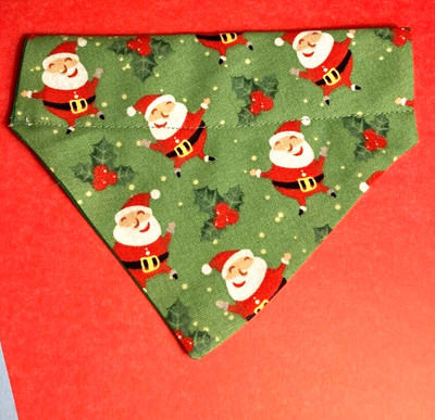 Over Collar Slide On Pet Dog Cat Bandana Scarf CHRISTMAS  SANTAS   SMALL