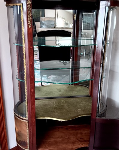 Beautiful French Vitrine Display Curio Cabinet, Lighted Mirrored, Vernis Martin - Picture 3 of 11