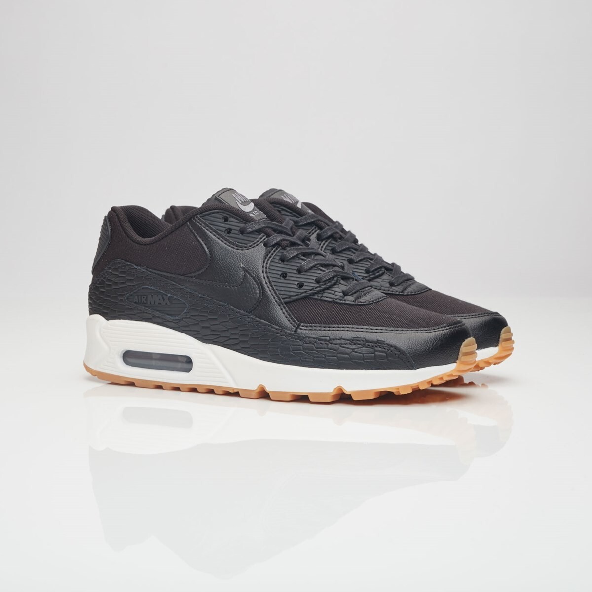 2017 WMNS Nike Air Max 90 Premium SZ 7 Black Snakeskin Leather Gum 