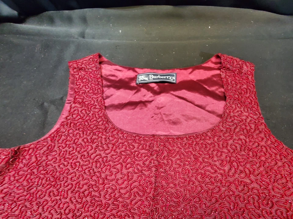 Camiseta sin mangas formal con cuentas Burberrys roja rubí talla 4 Foto 2 de 4