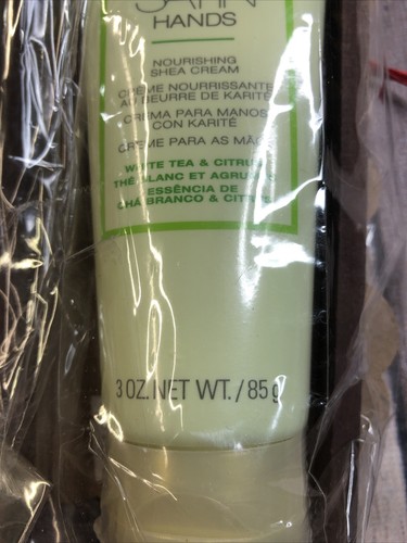 Mary Kay Satin Hands Duft Weiß Tee Handcreme 3,0 Oz. mit Weihnachtsmann (MM) - Bild 2 von 4