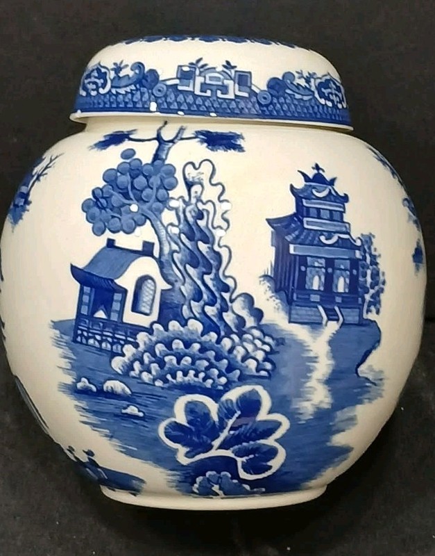 Burgess & Leigh Limited Staffordshire England "Willow" Ceramic Ginger Jar w/ Lid