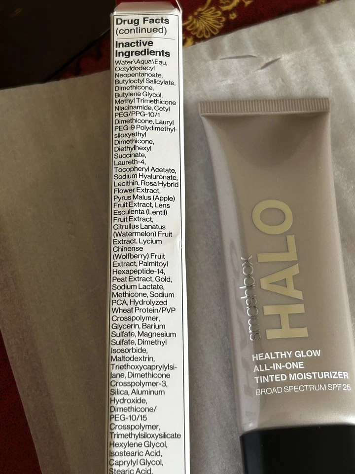 Smashbox Halo Healthy Glow All-In-One Tinted Moisturizer SPF 25 Light Olive 40ML - Image 4 of 4