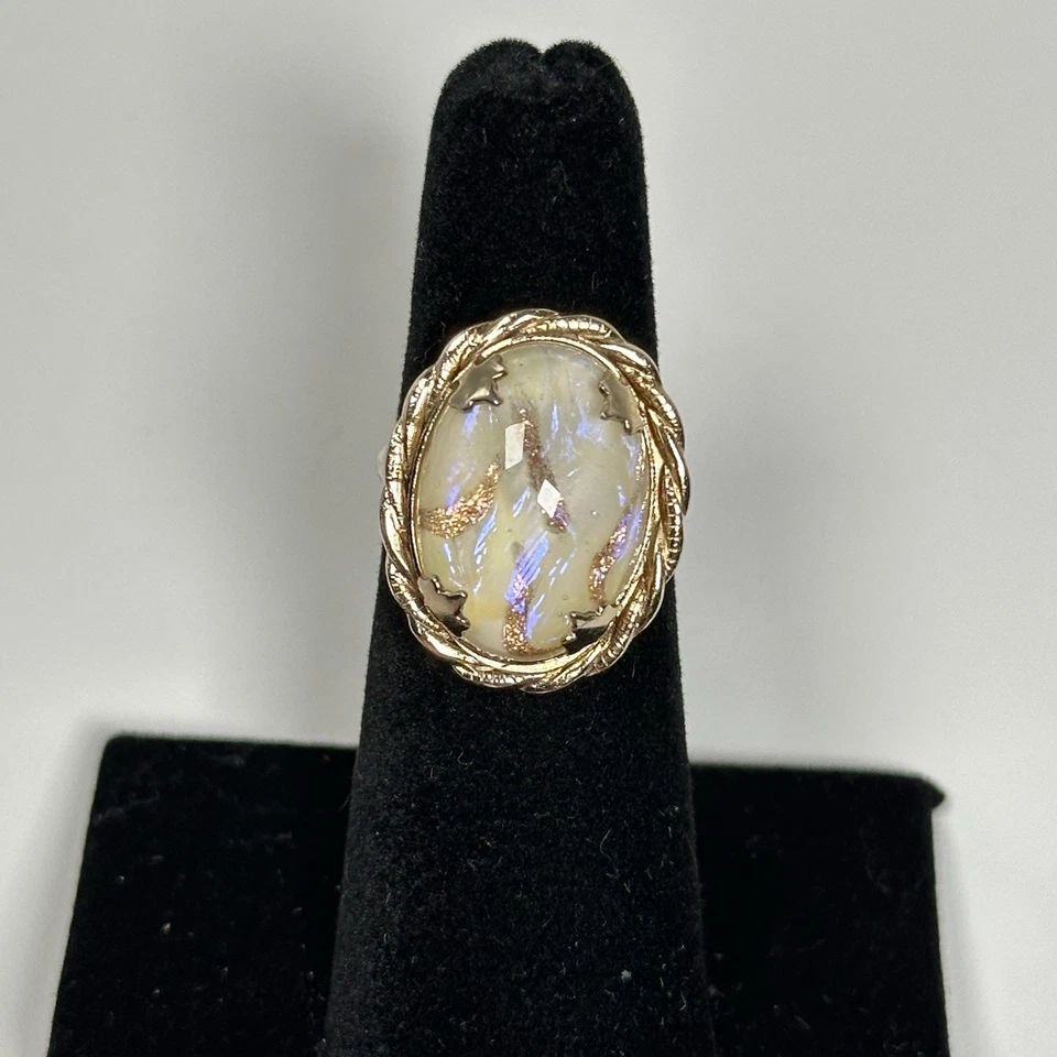 Gold Tone Glittery Iridescent Glass Cabochon Cocktail Ring Size 5.5 Adjustable - Image 2 of 4