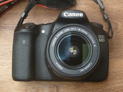 Canon EOS 60D DSLR Camera + 18-55mm IS Lens, Battery, Charger Shutter Count 216