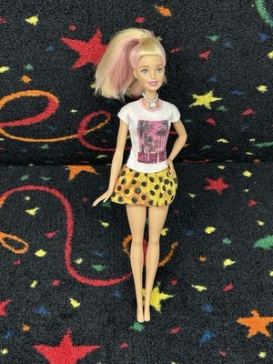 Barbie Pink And Fabulous 2016 Blonde Pink Hair With Malibu Top Skirt Model DGY70