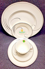 WATERFORD Nastro Balletto Platino NUOVO 5 Pezzi Posizionamento Fine Bone China INGHILTERRA