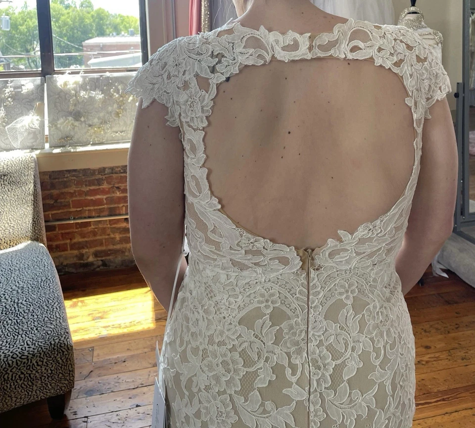 Vestido de novia Calla Blanche 18130D funda de encaje marfil/lt desnudo talla 14 Foto 2 de 4