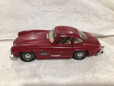 Burago 1/24 Mercedes Benz 300 SL 1954 Red Gullwing Die Cast Model Car