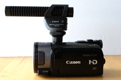 Canon VIXIA HF S100 Full HD 1080p AVCHD Camcorder and DM-100 Microphone
