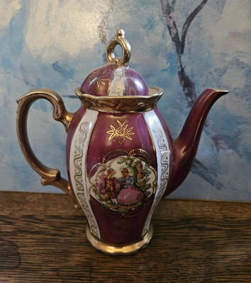 Vintage Porcelain Teapot Fragonard Courting Couple Maroon Gold Gilt Trim 
