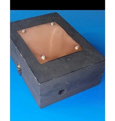 Custom Design Radionic Machine. Handgefertigte Geistentraining Box, Holz handbemalt.