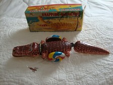VINTAGE S E JAPAN WIND UP SNAPPING ALLIGATOR W/BOX S-1843